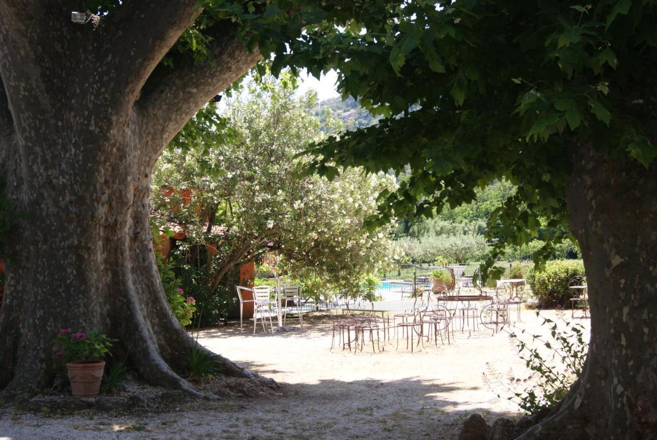 Bed and Breakfast Le Bourguet Solliès-Pont Esterno foto